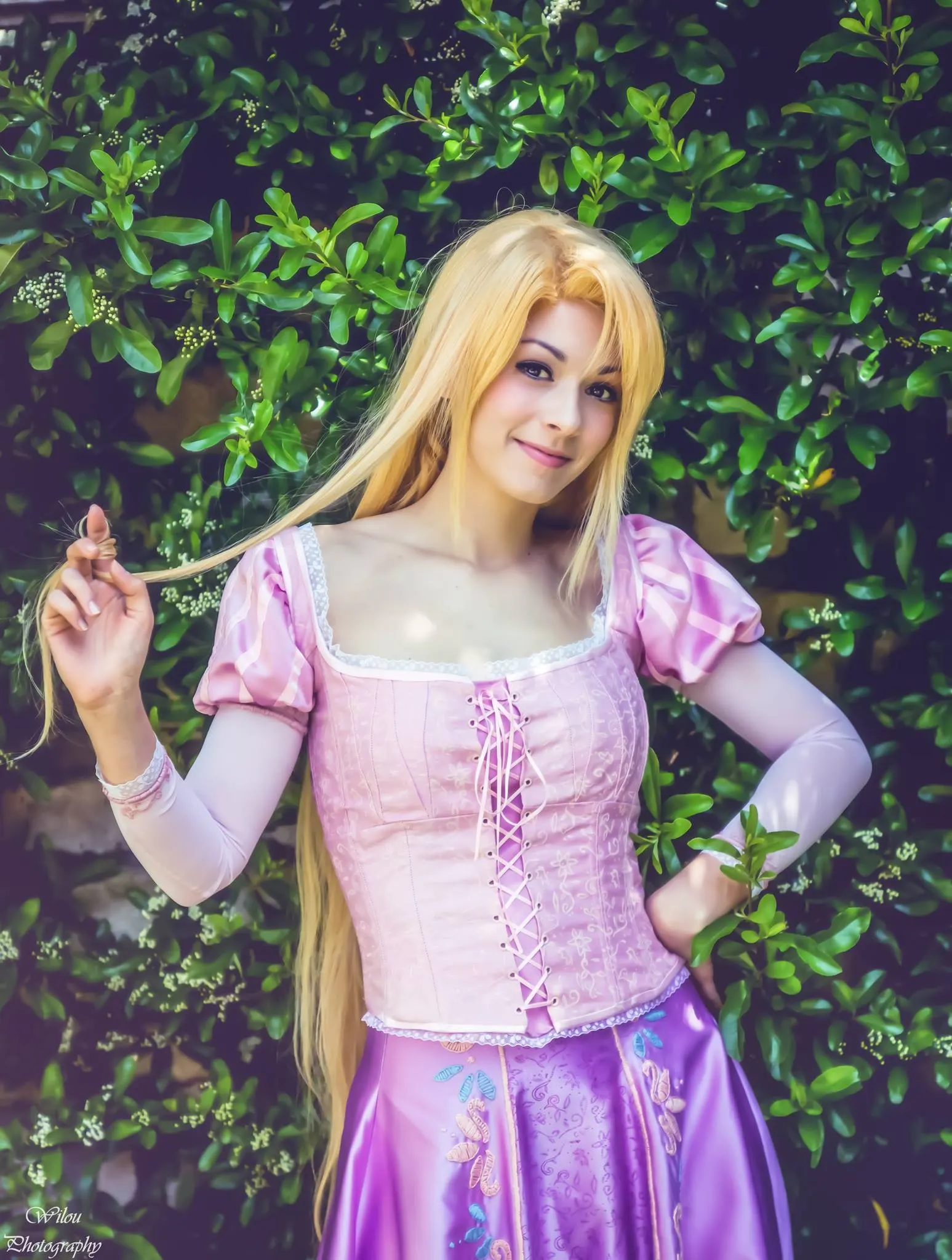 Close-up of Rapunzel's bodice, floral motifs hand-painted with textile paint and hand-embroidered, cosplay by Ryuu Seika