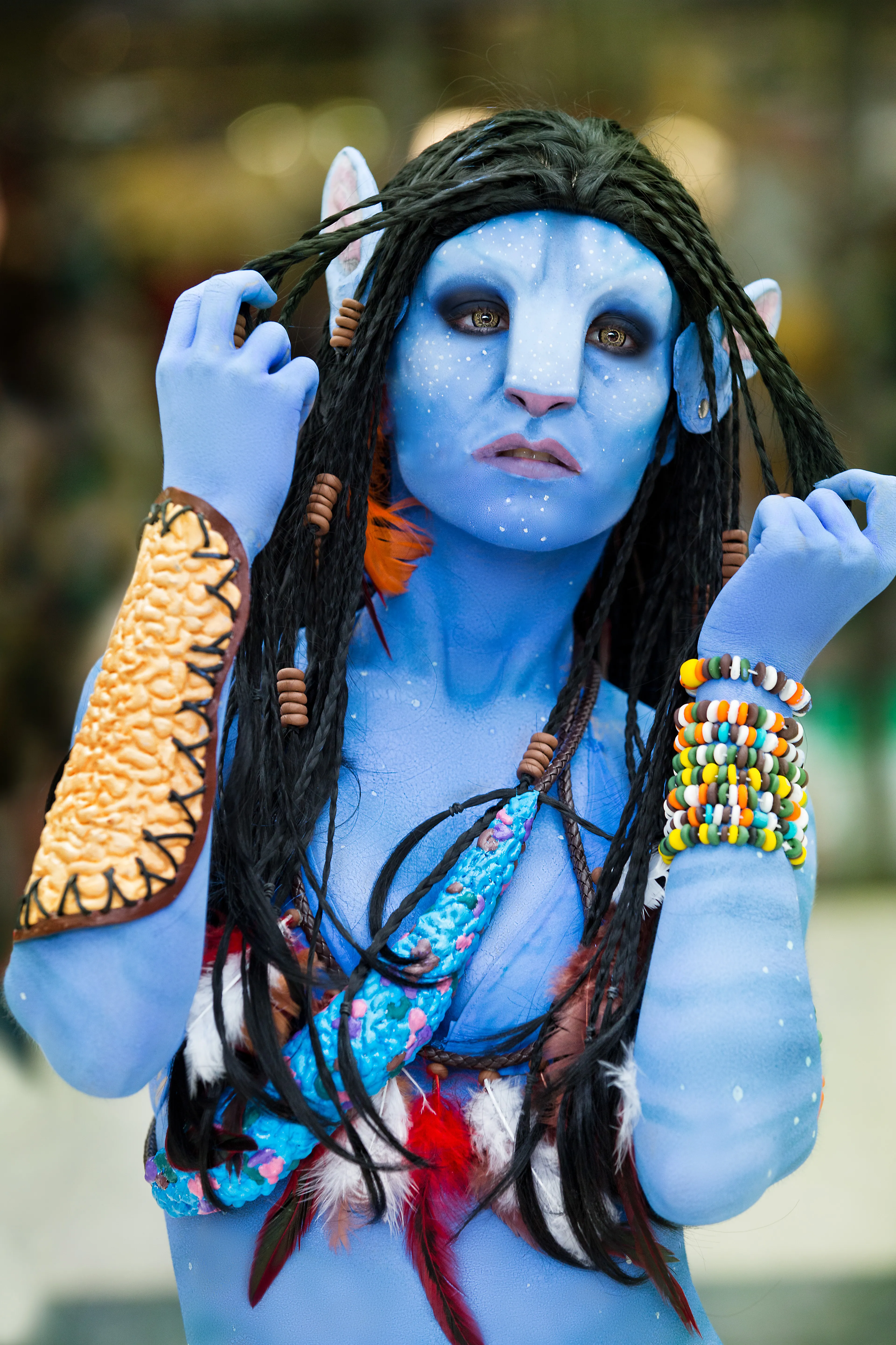 Neytiri from Avatar, full Na'vi body paint and nose prosthetic, cosplay by Ryuu Seika