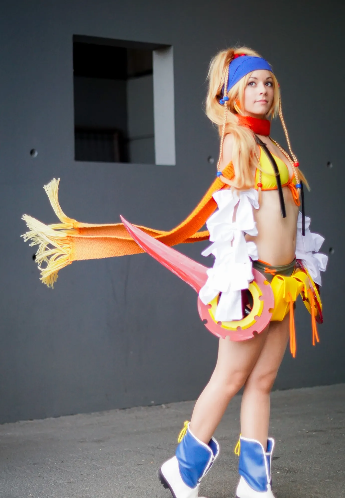 Rikku from Final Fantasy X-2, long scarf hand-knitted and gradient-dyed, cosplay Ryuu Seika 2015