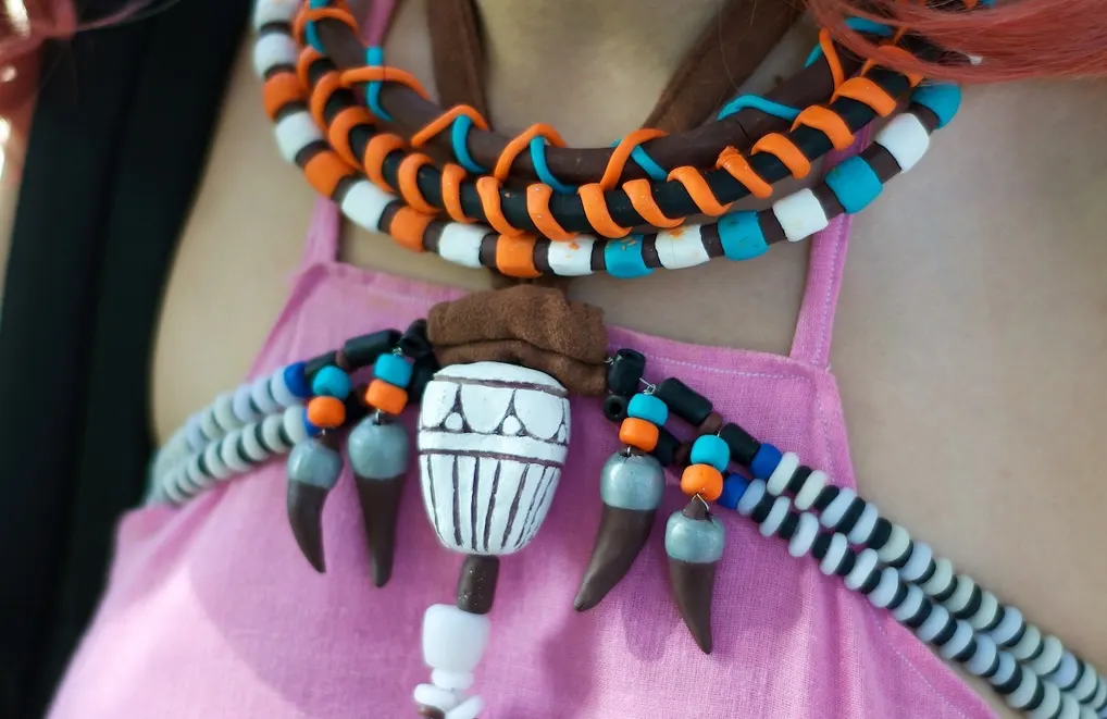Vanille, close-up of the necklaces in hand-shaped beads, cosplay by Ryuu Seika 2011