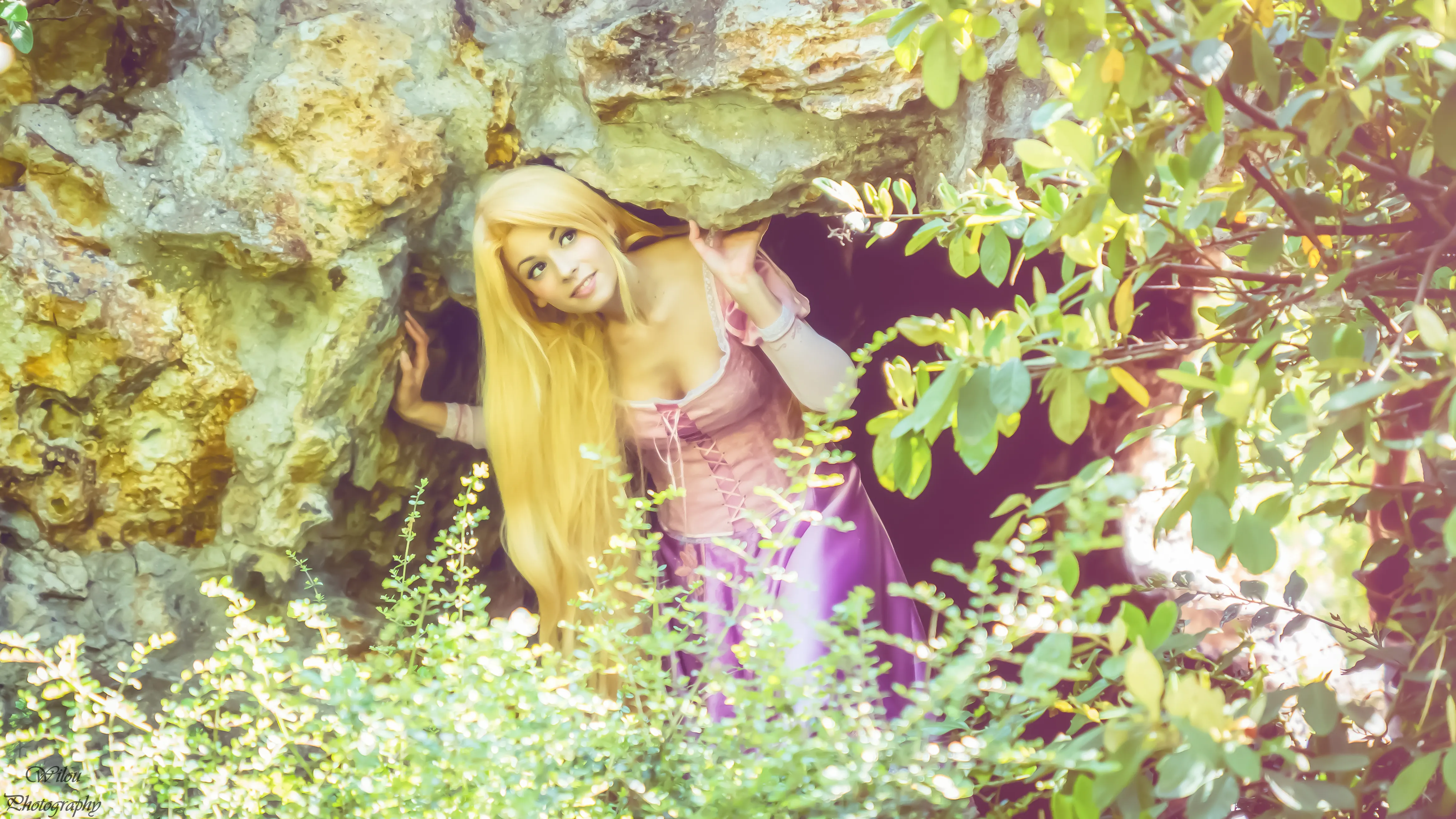 Rapunzel in the greenery, hand-painted Disney dress, cosplay by Ryuu Seika