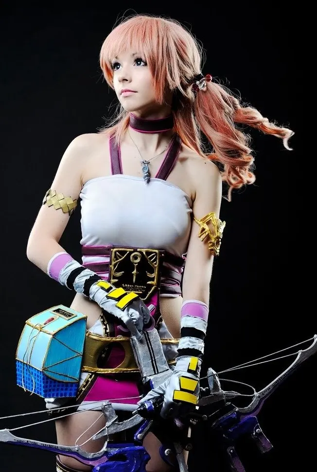 Serah Farron in her Final Fantasy XIII-2 design, bow-sword and polymer clay ornaments, Ryuu Seika cosplay 2012