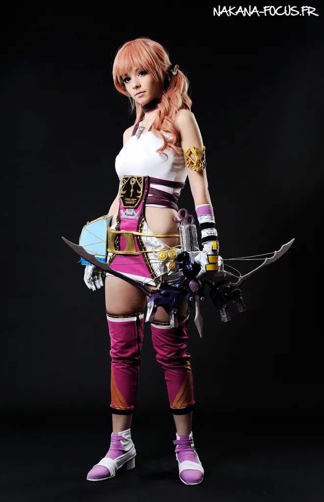Serah Farron, Final Fantasy XIII-2 costume pose on black background, Ryuu Seika cosplay